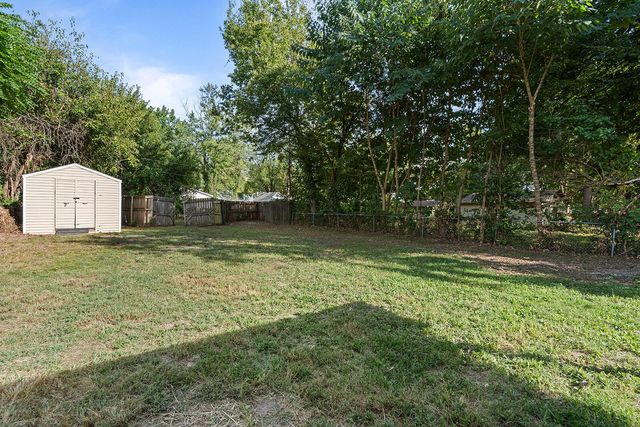 2036 N Pickwick Avenue, Springfield, MO 65803