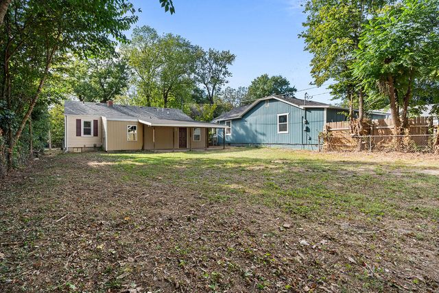 2036 N Pickwick Avenue, Springfield, MO 65803