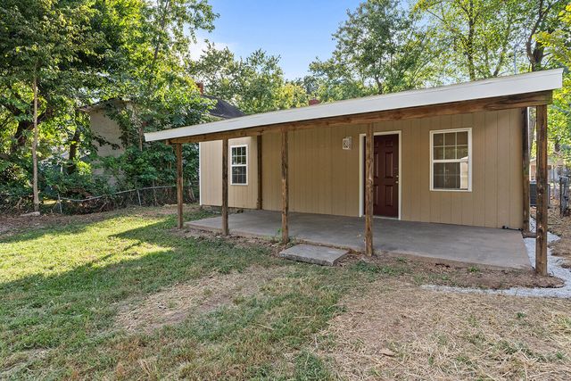2036 N Pickwick Avenue, Springfield, MO 65803