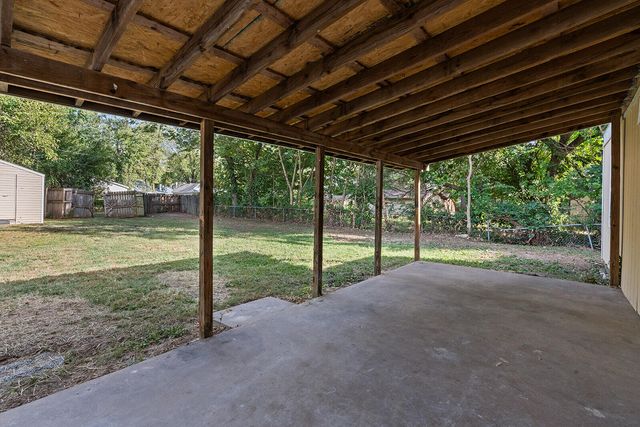 2036 N Pickwick Avenue, Springfield, MO 65803