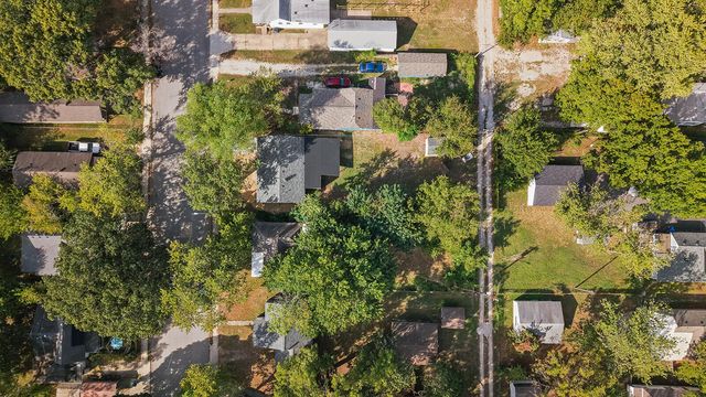 2036 N Pickwick Avenue, Springfield, MO 65803