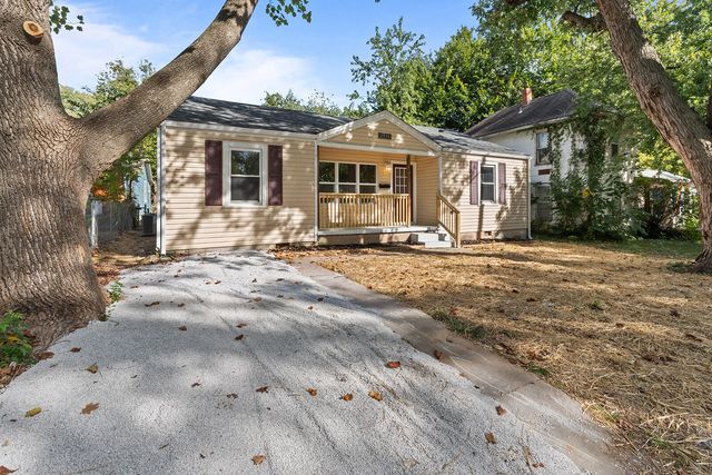 2036 N Pickwick Avenue, Springfield, MO 65803