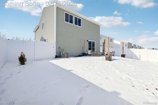 2840 Sycamore River Drive, Handy Township, MI 48836