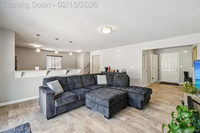 2840 Sycamore River Drive, Handy Township, MI 48836