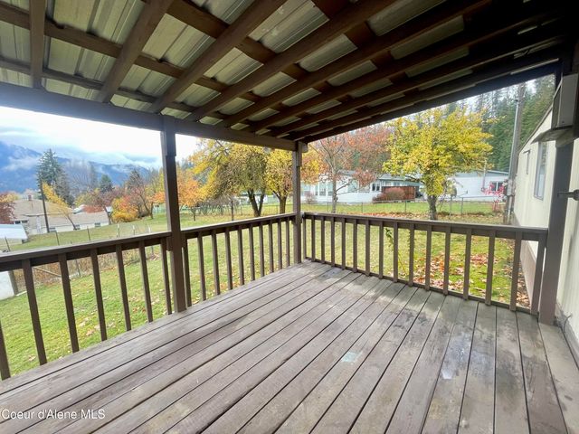 56 Midnight Dr, St. Maries, ID 83861