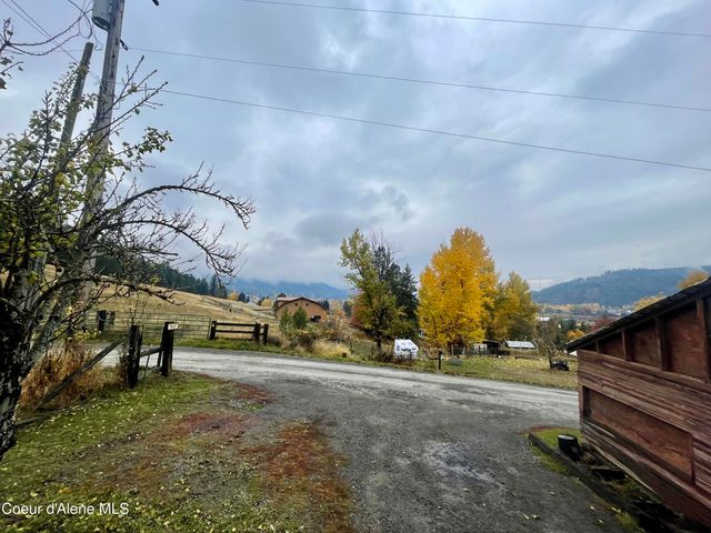 56 Midnight Dr, St. Maries, ID 83861