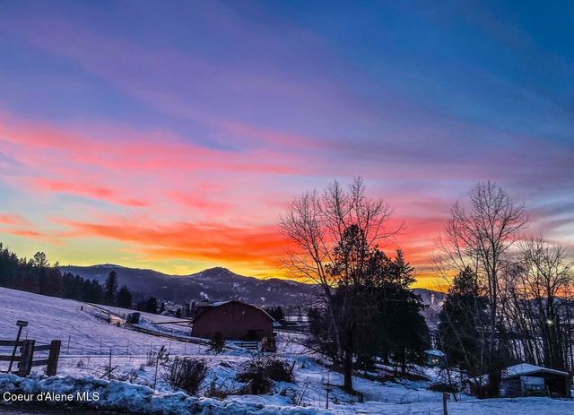 56 Midnight Dr, St. Maries, ID 83861