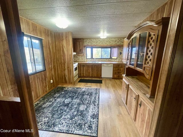 56 Midnight Dr, St. Maries, ID 83861