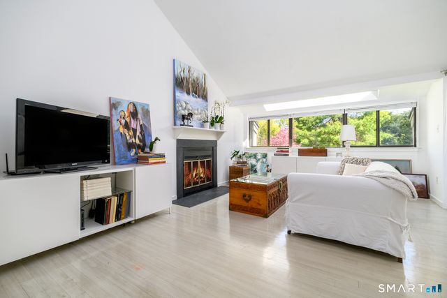 32 Whitney Glen 32, Westport, CT 06880