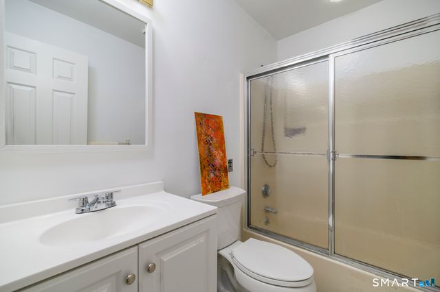 32 Whitney Glen 32, Westport, CT 06880