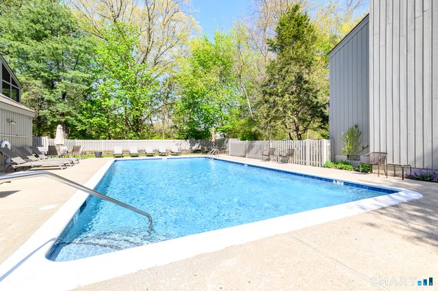 32 Whitney Glen 32, Westport, CT 06880