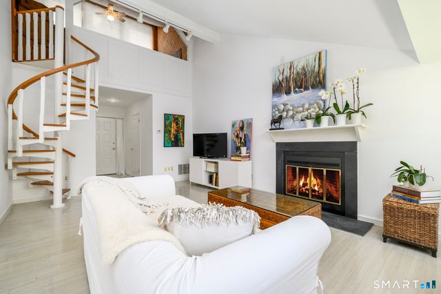 32 Whitney Glen 32, Westport, CT 06880