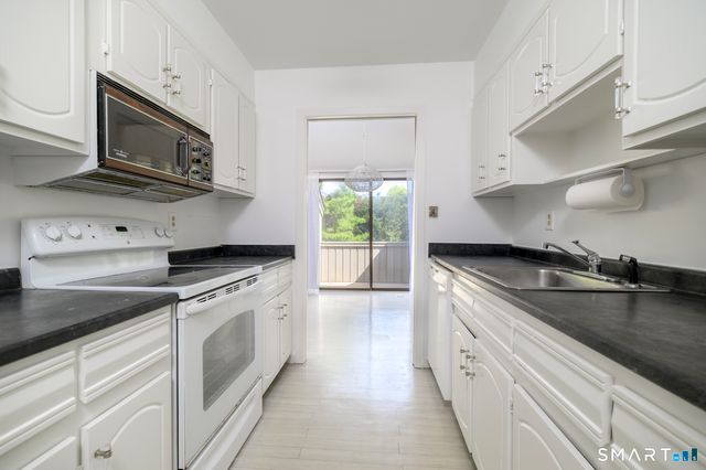 32 Whitney Glen 32, Westport, CT 06880