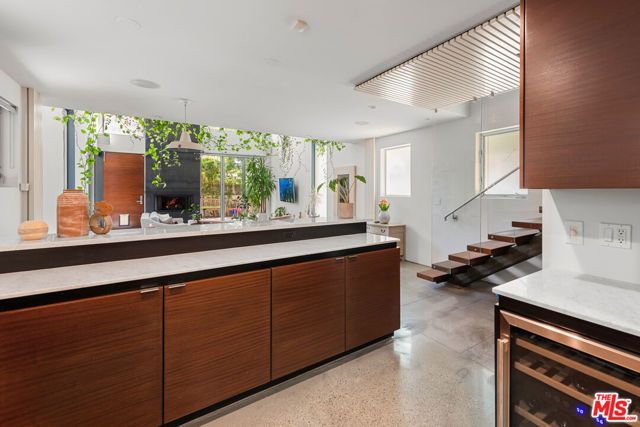 417 Venice Way, Venice (los Angeles), CA 90291