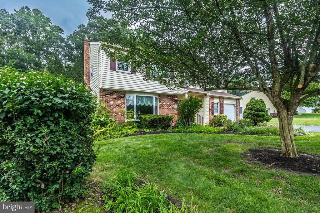 106 NOEL CIR, Exton, PA 19341