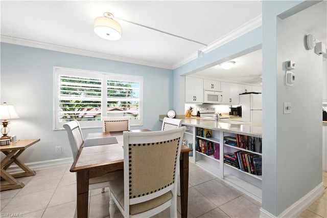 1083 Forest Lakes DR 209, Naples, FL 34105