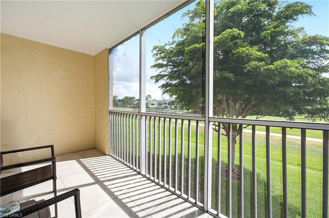 1083 Forest Lakes DR 209, Naples, FL 34105