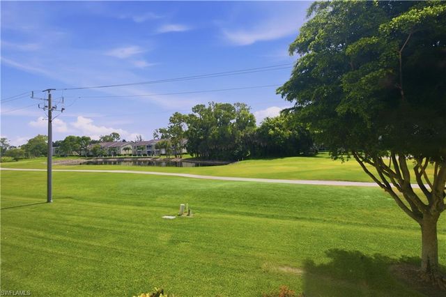 1083 Forest Lakes DR 209, Naples, FL 34105