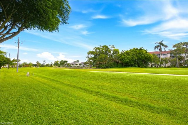1083 Forest Lakes DR 209, Naples, FL 34105