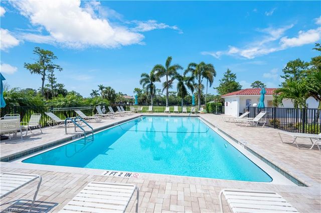 1083 Forest Lakes DR 209, Naples, FL 34105