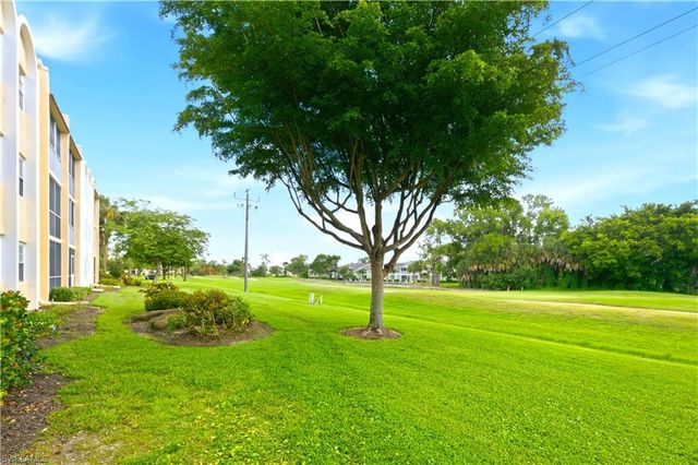 1083 Forest Lakes DR 209, Naples, FL 34105