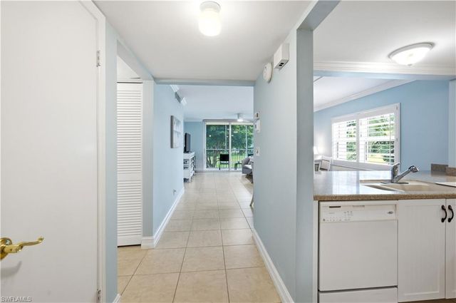 1083 Forest Lakes DR 209, Naples, FL 34105