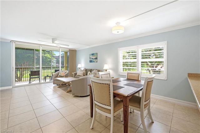 1083 Forest Lakes DR 209, Naples, FL 34105