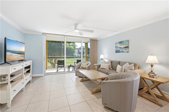 1083 Forest Lakes DR 209, Naples, FL 34105
