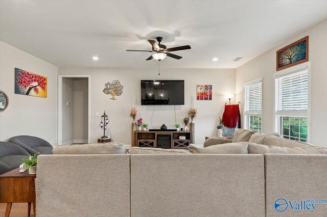 109 Nellies Way, Meridianville, AL 35759