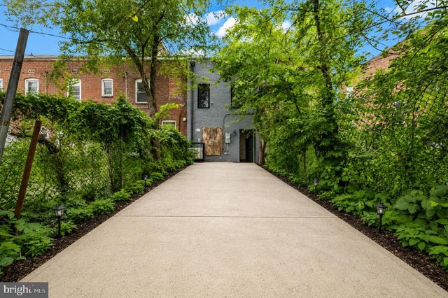 2731 ROUND RD, Baltimore, MD 21225