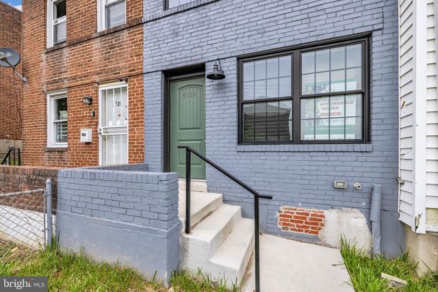 2731 ROUND RD, Baltimore, MD 21225