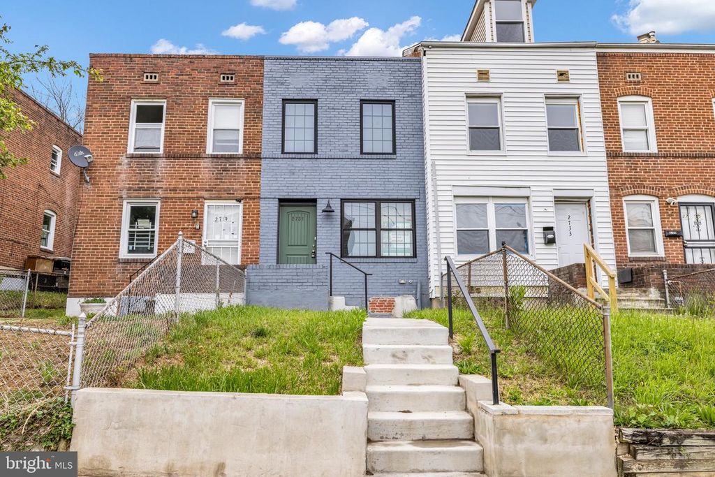 2731 ROUND RD, Baltimore, MD 21225
