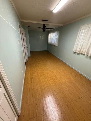 277 SE WOODLAWN Street, Madison, FL 32340