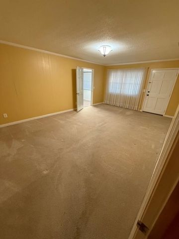 277 SE WOODLAWN Street, Madison, FL 32340