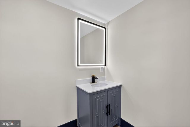 1400 NEWTON ST NE, Washington, DC 20017