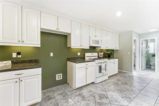 590 N Hemet Street, Hemet, CA 92544