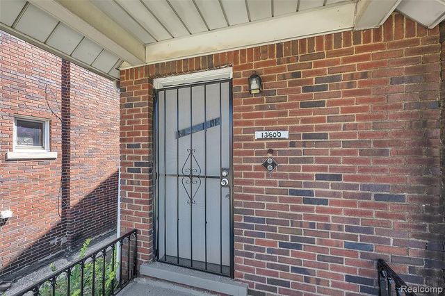 13600 Santa Rosa Drive, Detroit, MI 48238