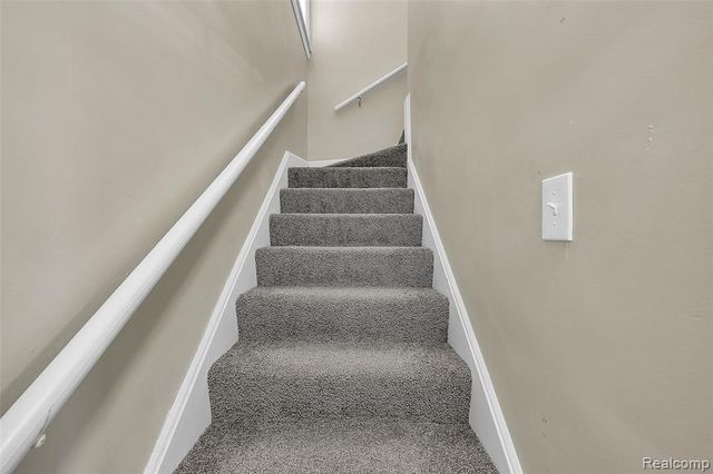 13600 Santa Rosa Drive, Detroit, MI 48238
