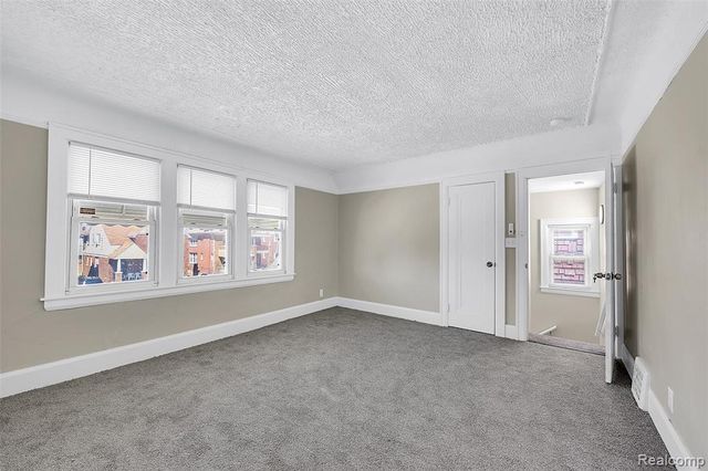 13600 Santa Rosa Drive, Detroit, MI 48238