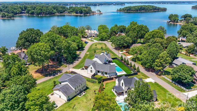 20218 Rainbow Circle, Cornelius, NC 28031
