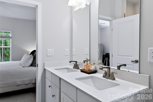 505 Cubitt Court, Charlotte, NC 28205