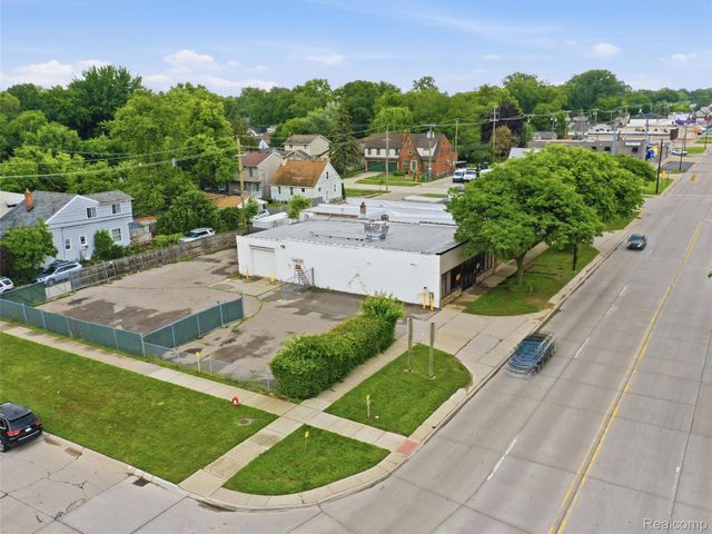 832 W 11 Mile Road, Madison Heights, MI 48071