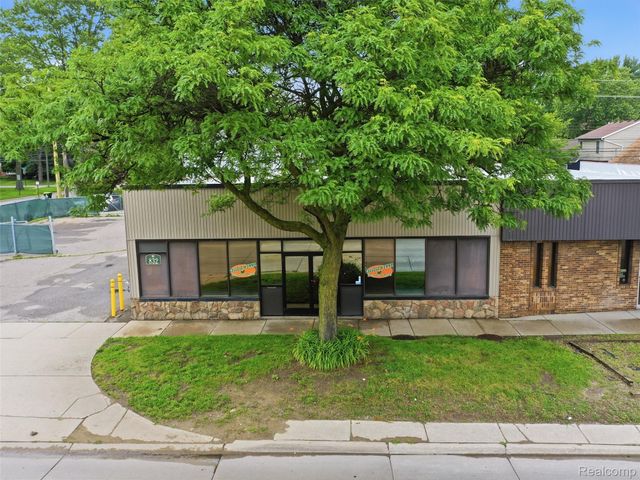 832 W 11 Mile Road, Madison Heights, MI 48071