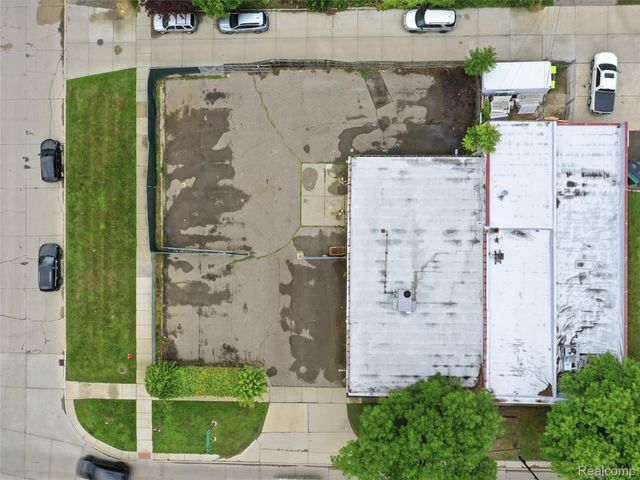 832 W 11 Mile Road, Madison Heights, MI 48071