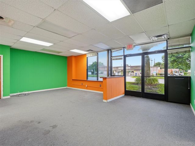 832 W 11 Mile Road, Madison Heights, MI 48071