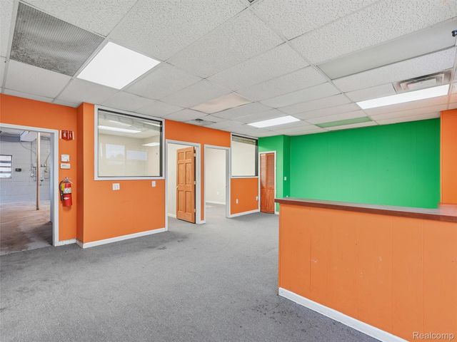 832 W 11 Mile Road, Madison Heights, MI 48071