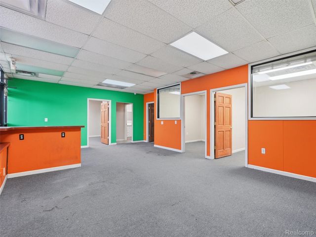 832 W 11 Mile Road, Madison Heights, MI 48071