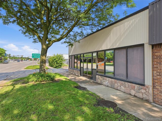 832 W 11 Mile Road, Madison Heights, MI 48071