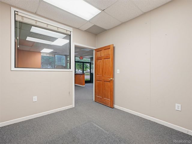 832 W 11 Mile Road, Madison Heights, MI 48071