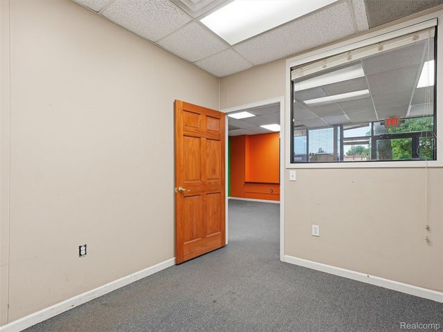 832 W 11 Mile Road, Madison Heights, MI 48071